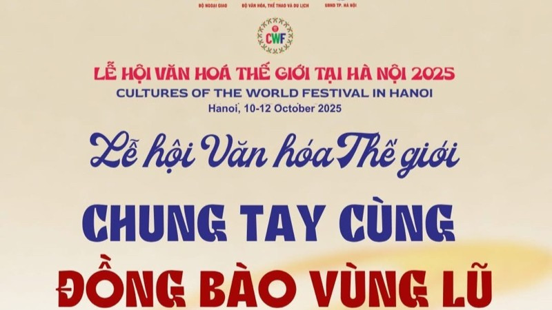 Đấu giá thiện nguyện và quyên góp ủng hộ đồng bào chịu ảnh hưởng của bão lũ.